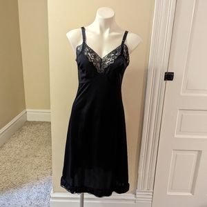 Vintage Artemis navy blue with lace trim dress slip size small